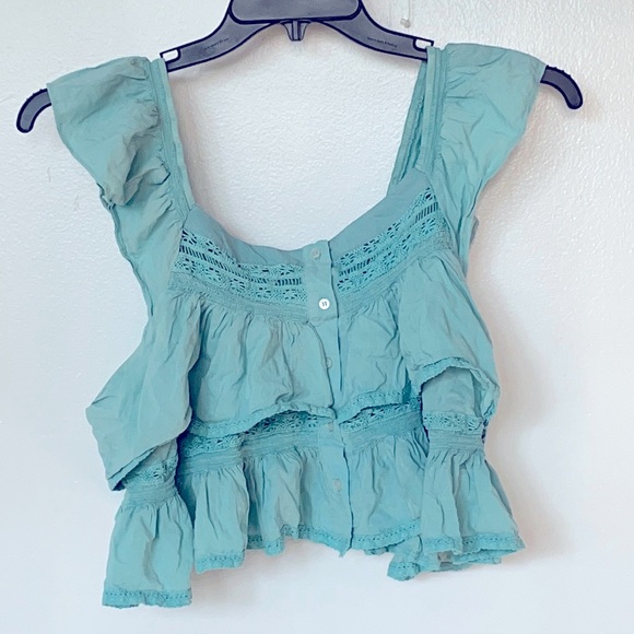 Free People Tops - Free People light turquoise blue ruffled top